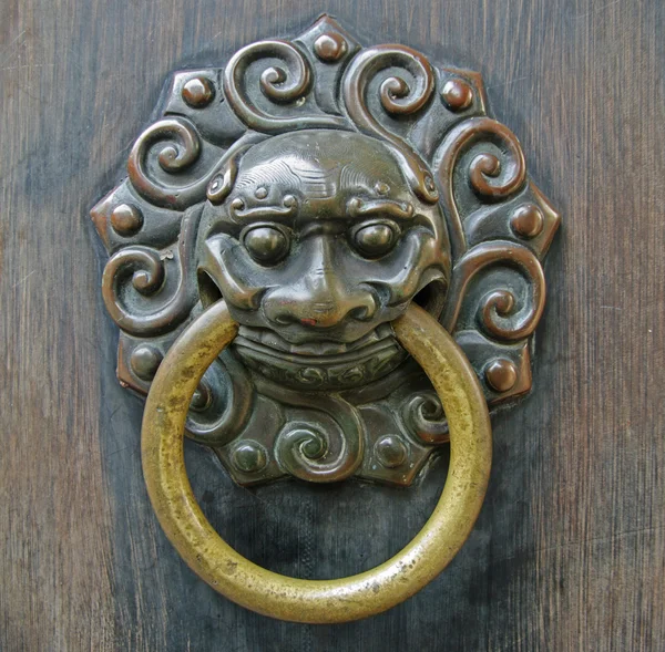 Kínai oroszlán doorhandle — Stock Fotó