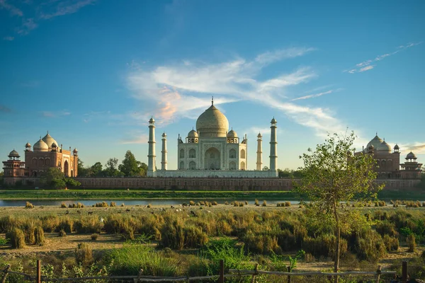 黄昏时分印度Agra的Unesco世界遗址Taj Mahal — 图库照片