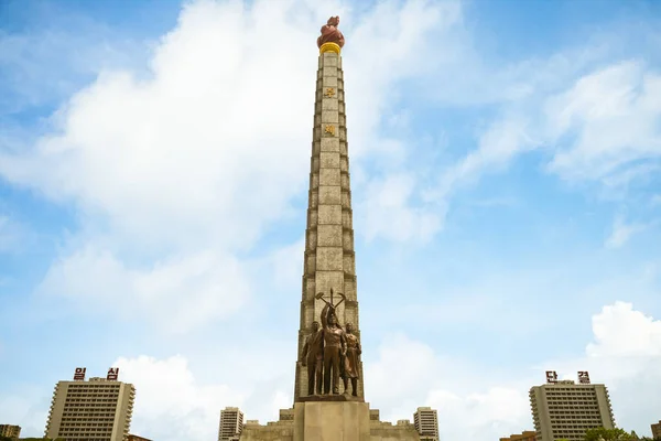April 2019 Juche Tower Het Bijbehorende Monument Voor Arbeiderspartij Van — Stockfoto