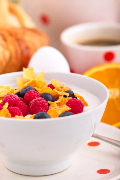 Cornflakes and fruit curd — Stock Photo, Image