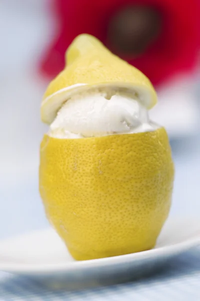 Lemon sorbet — Stock Photo, Image