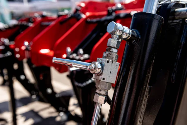 Nieuwe moderne landbouwmachines en -uitrusting — Stockfoto