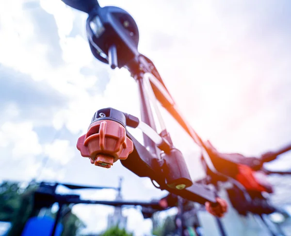 Profesionální zemědělství dron na zelené louce — Stock fotografie