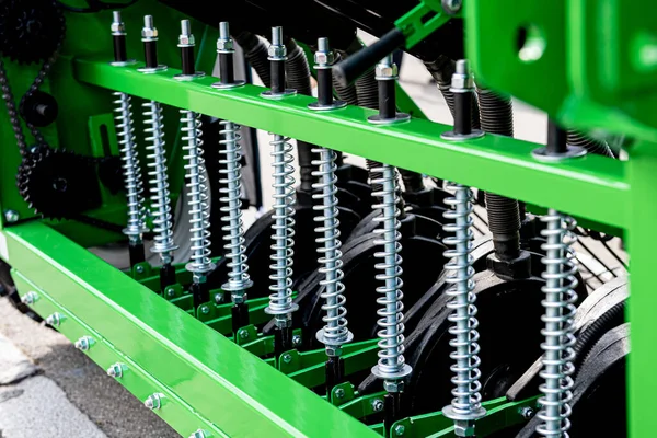 Nieuwe moderne landbouwmachines en -uitrusting — Stockfoto