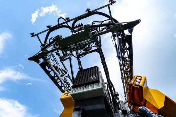 Nieuwe moderne landbouwmachines en -uitrusting — Stockfoto