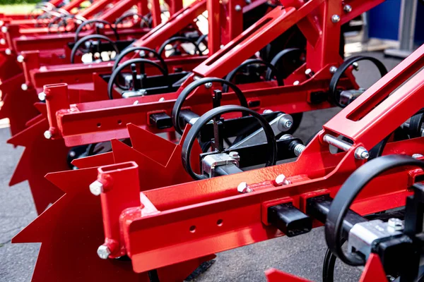 Nieuwe moderne landbouwmachines en -uitrusting — Stockfoto