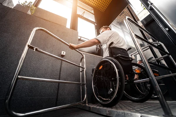 The special elevator for the person with a physical disabilities — Stock Photo, Image