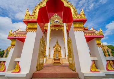 Tayland 'daki eski bir Budist tapınağı.