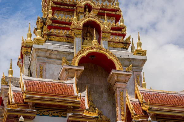 Details and fragments of old traditional buddhist temple in Thailand — ストック写真