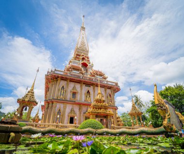 Tayland 'daki eski bir Budist tapınağı.