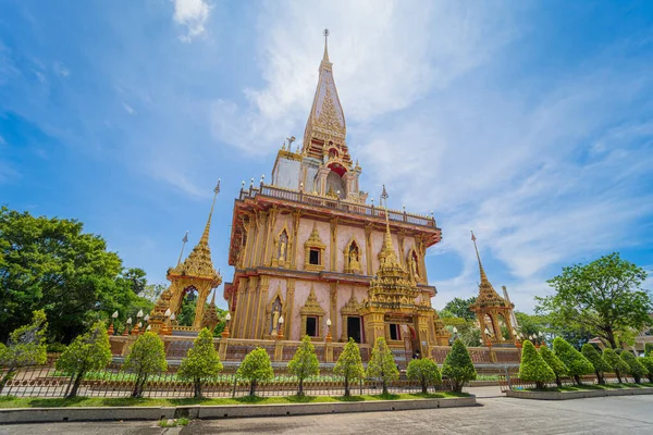 Старый традиционный буддийский храм в Таиланде — стоковое фото