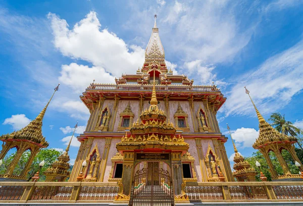 Tayland 'daki eski bir Budist tapınağı.