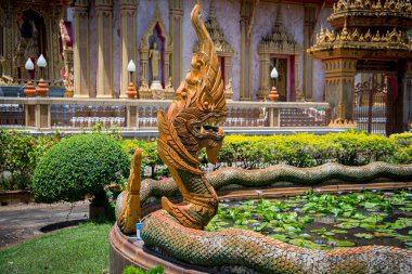 Tayland 'daki eski bir Budist tapınağı.