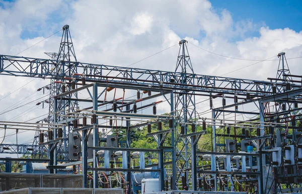 High voltage electric power plant current distribution substation — Foto de Stock