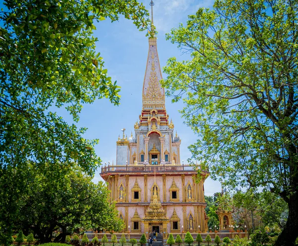 Tayland 'daki eski bir Budist tapınağı.