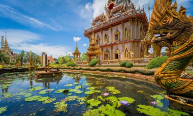 Tayland 'daki eski bir Budist tapınağı.