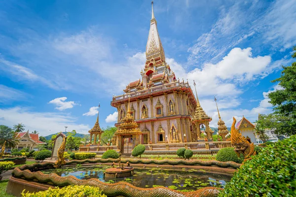 Alter traditioneller buddhistischer Tempel in Thailand — Stockfoto