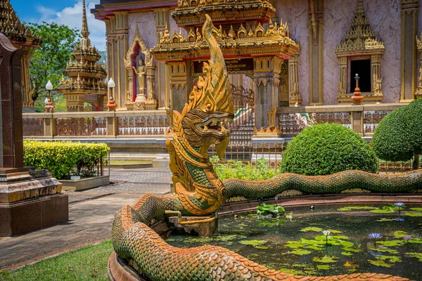 Details and fragments of old traditional buddhist temple in Thailand — ストック写真
