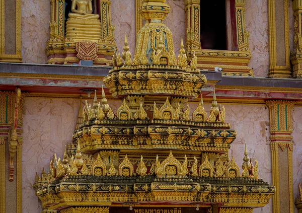 Λεπτομέρειες Και Θραύσματα Του Παλιού Παραδοσιακού Βουδιστικού Ναού Στην Ταϊλάνδη — Φωτογραφία Αρχείου