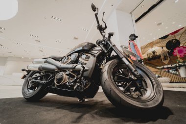 PHUKET, THAILAND - 29 MAYIS 2022: alışveriş merkezindeki Harley Davidson Butiği.