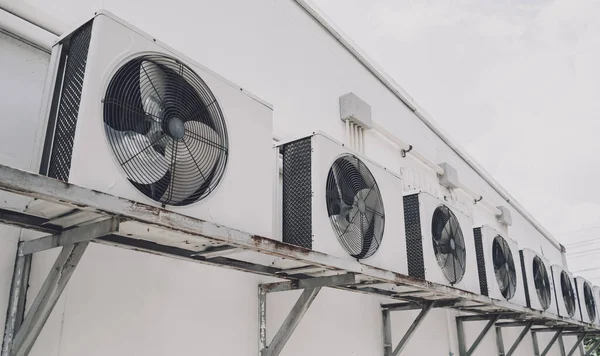 Row Split Air Conditioner Condensers Wall Building — Foto de Stock