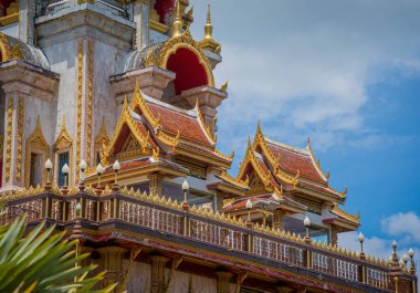 Tayland 'daki eski bir Budist tapınağı..