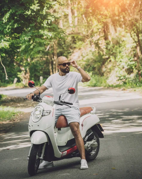 Stylish Young Man His Motorbike Road Jungle — Stock Fotó