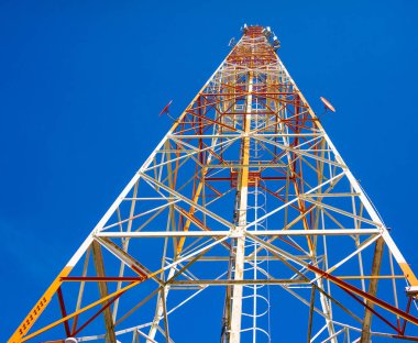 Telekomünikasyon kulesi 4G ve 5G hücresel.