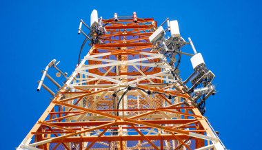 Telekomünikasyon kulesi 4G ve 5G hücresel.
