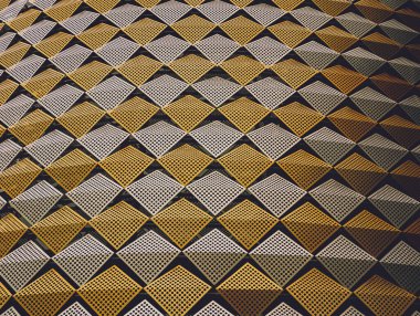 Üçgen ve bina hücreleriyle soyut geometrik arkaplan.