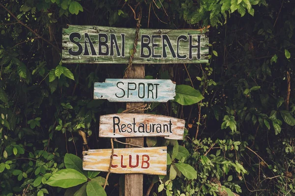 Wooden Sign Board Tropical Park — Photo