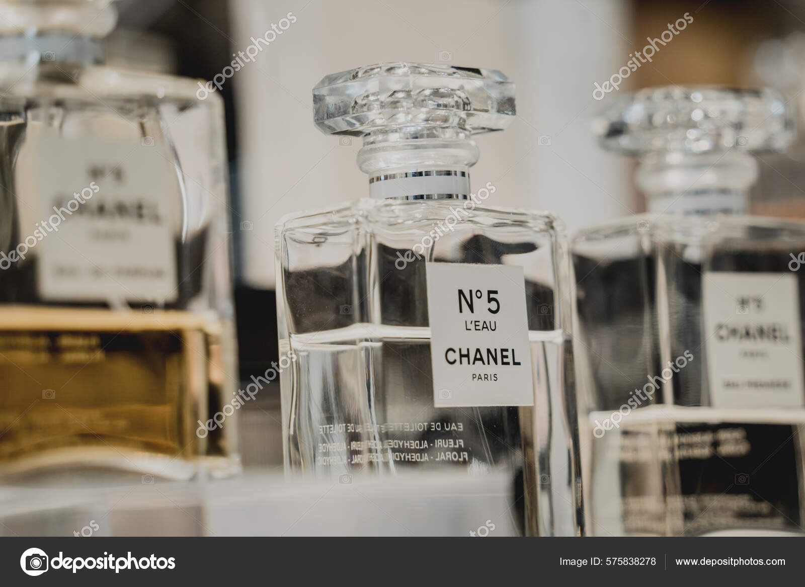 Phuket Thailand May 2022 Rows Chanel Brand Perfumes Case Supermarket –  Stock Editorial Photo © Romaset #581901186