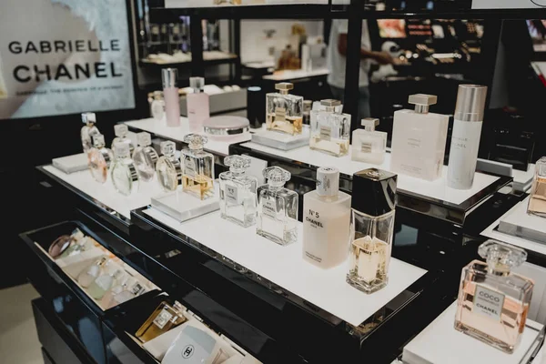 Phuket Thaïlande Mai 2022 Une Rangée Parfums Marque Chanel Dans — Photo