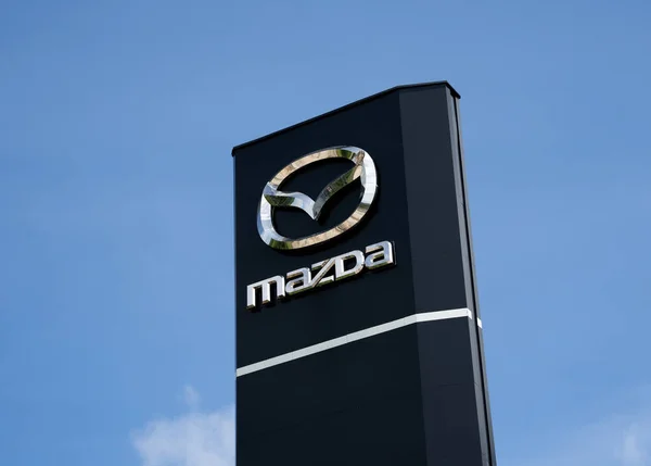 Phuket Thaïlande Juin 2022 Panneau Avec Logo Mazda Motor Corporation — Photo