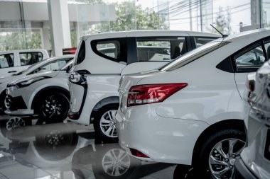 PHUKET, THAILAND - HAZİRAN 05, 2022: Otomobil galerisi Toyota.