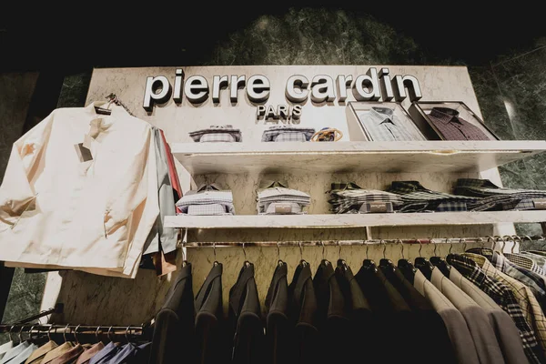 Phuket Thailand Mayıs 2022 Pierre Cardin Alışveriş Merkezinin Vitrinindeki Mağaza — Stok fotoğraf