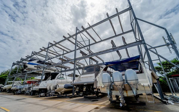 Snelheid Motorboten Worden Geniet Een Garage Systeem Jachthaven — Stockfoto