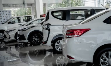 PHUKET, THAILAND - HAZİRAN 05, 2022: Otomobil galerisi Toyota.