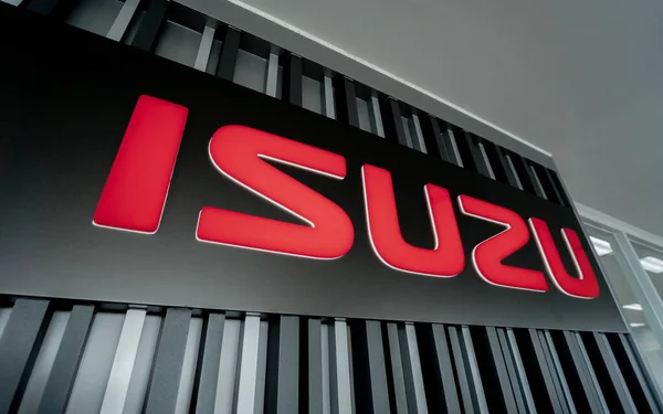 Пхукет Таиланд Июня 2022 Года Вывеска Логотипом Isuzu Motors — стоковое фото