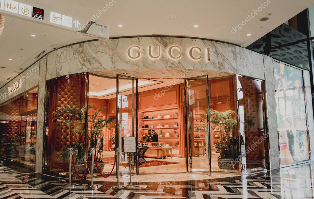 Phuket Tailandia Mayo 2022 Letrero Logotipo Tienda Minorista Marca Gucci Foto editorial de stock Romaset 581902978
