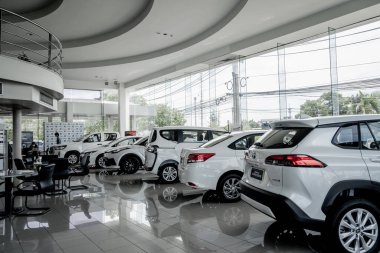 PHUKET, THAILAND - HAZİRAN 05, 2022: Otomobil galerisi Toyota.