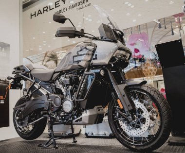 PHUKET, THAILAND - 29 MAYIS 2022: alışveriş merkezindeki Harley Davidson Butiği.