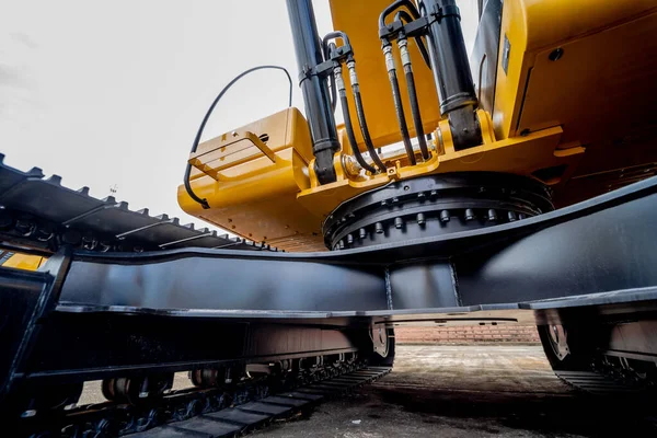 Details Des Hydraulischen Gerätefahrzeugs Auf Der Ausstellungsfläche Des Autohauses — Stockfoto