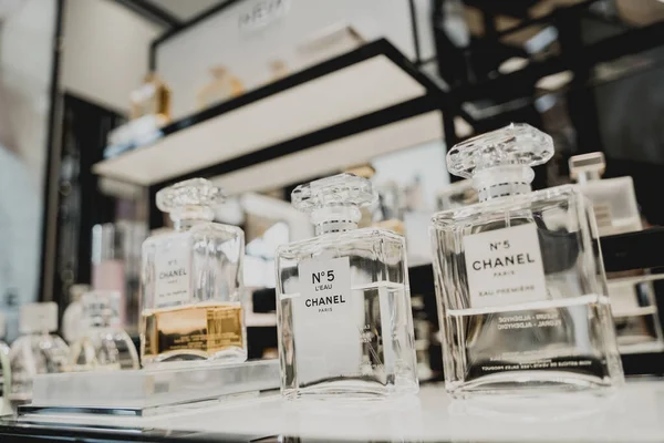 Phuket Thailand Mei 2022 Een Rijen Chanel Parfums Een Etui — Stockfoto