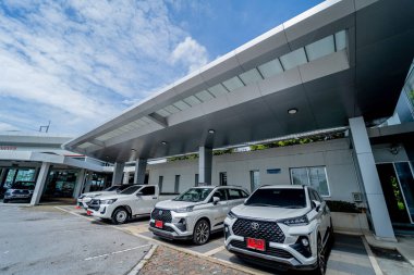 PHUKET, THAILAND - HAZİRAN 05, 2022: Otomobil galerisi Toyota.