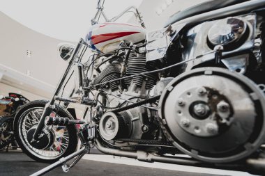 PHUKET, THAILAND - 29 MAYIS 2022: alışveriş merkezindeki Harley Davidson Butiği.