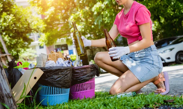 Young Beautiful Girl Sorts Garbage Special Bins — Foto de Stock