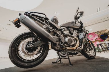 PHUKET, THAILAND - 29 MAYIS 2022: alışveriş merkezindeki Harley Davidson Butiği.