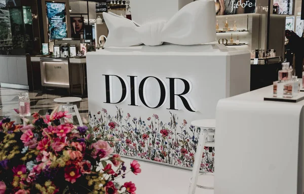 Пюкет Тайланд Мая 2022 Года Логотип Торговой Марки Dior Витрине — стоковое фото