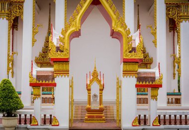 Tayland 'daki eski bir Budist tapınağı..